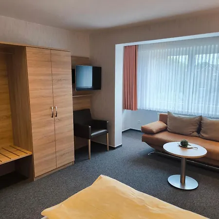 Hotel Und Restaurant Teegen Leezen (Segeberg)